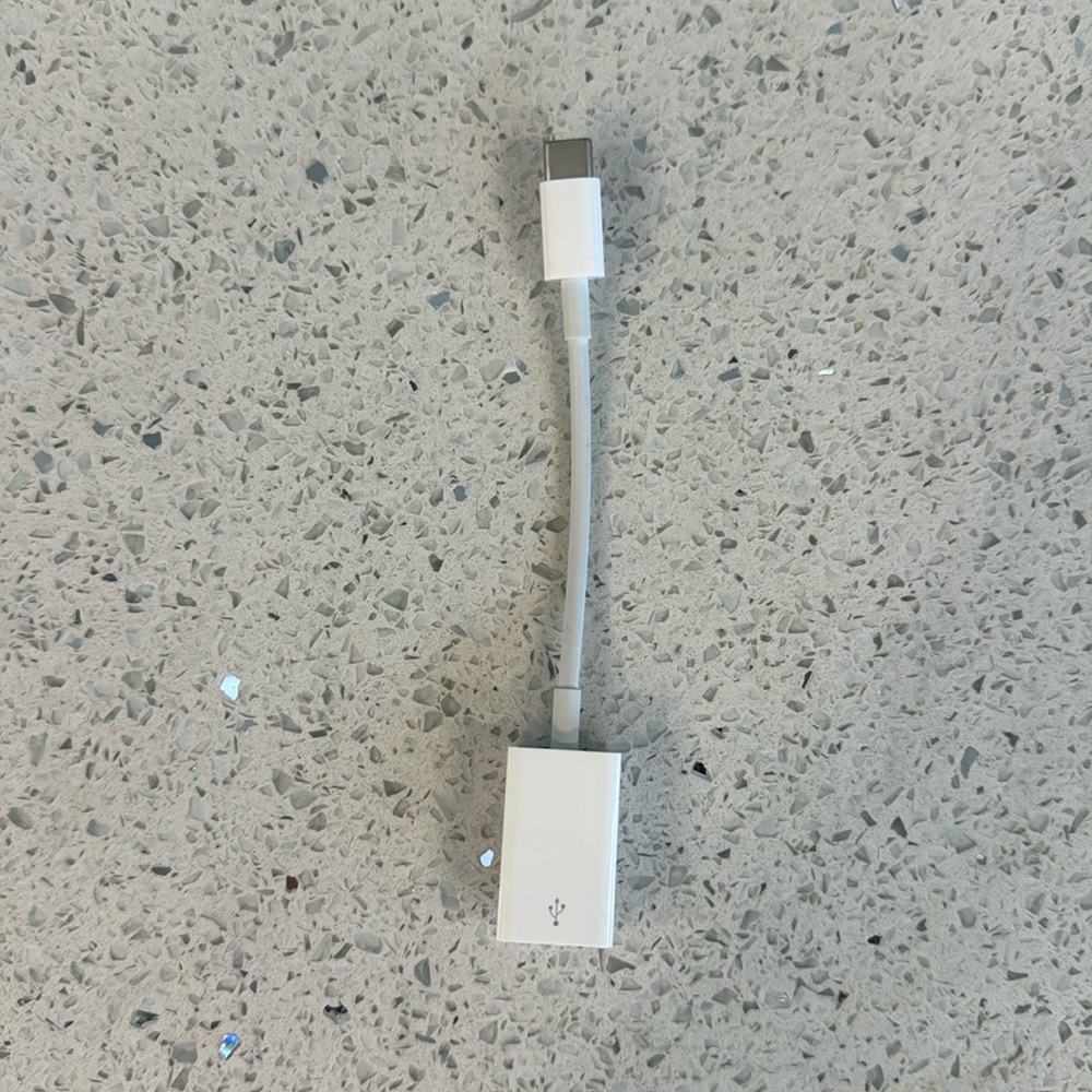 COPY - Apple USB-C to USB adapter